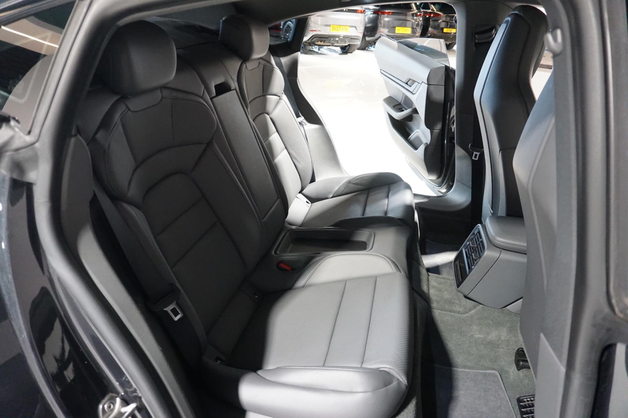 Porsche Taycan Performance Plus 93.4kWh 4S Saloon 4dr Electric Auto 4WD (571 ps)